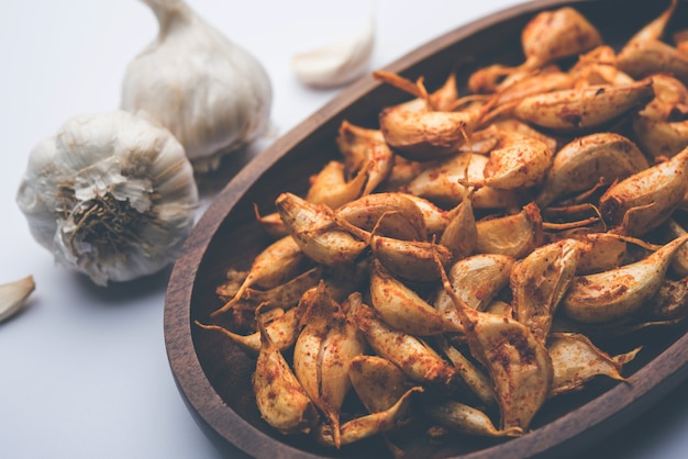 La frittura di aglio o Tala Hua Lahsun in hindi, è un popolare contorno o snack dal Maharashtra, India