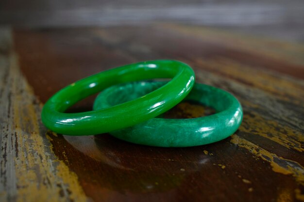 La giada verde è un braccialetto di giada
