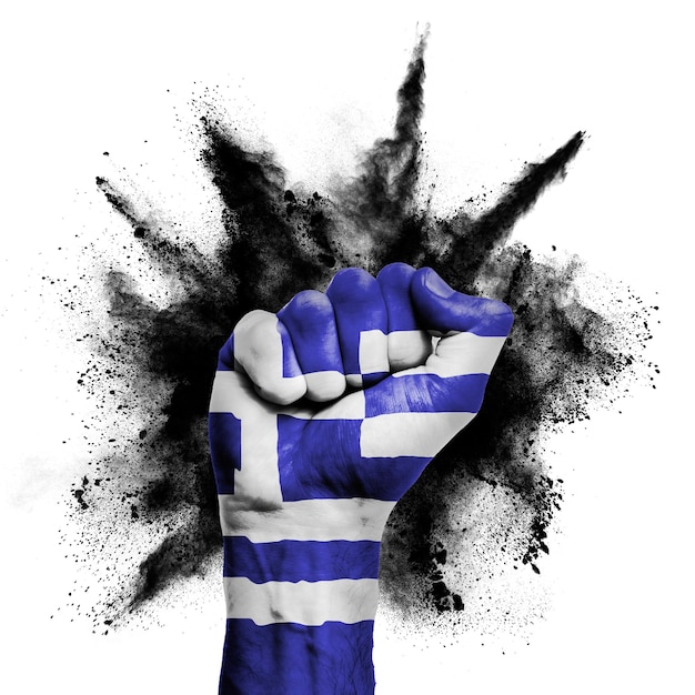 La Grecia ha alzato il pugno con il concetto di protesta contro l'esplosione di polvere