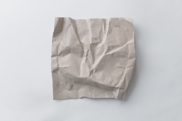 La grinza marrone ricicla la carta