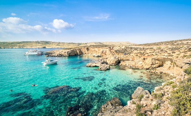 La Laguna Blu di fama mondiale nell'isola di Comino