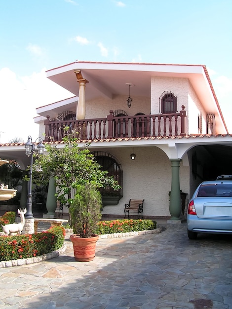 La magnifica architettura del Sud America. Venezuela. Maracay. Stile coloniale. Un pittoresco villaggio coloniale.