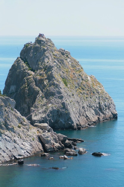 La magnifica natura delle spiagge rocciose Beach scenario Diva Mountain Crimea Ucraina