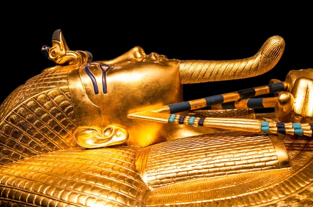 La maschera funeraria d'oro di Tutankhamon