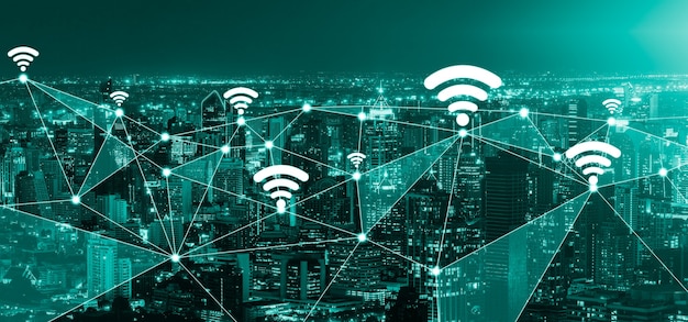 La moderna comunicazione creativa e la rete Internet si connettono nella smart city