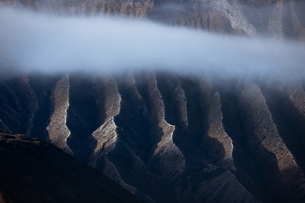 la montagna nebbiosa