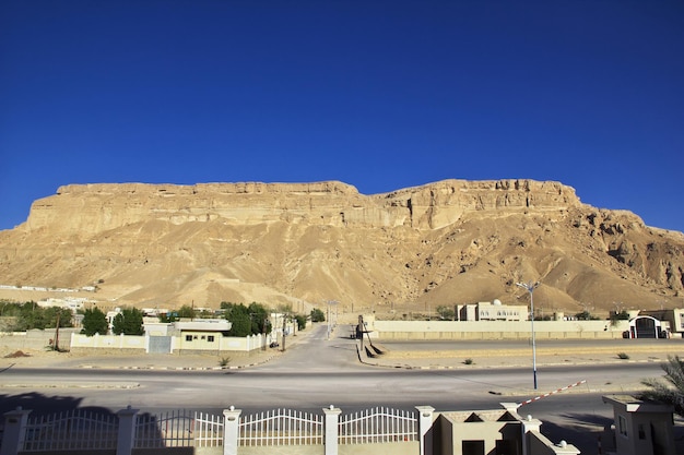 La montagna nella città di Seiyun Hadhramaut Yemen