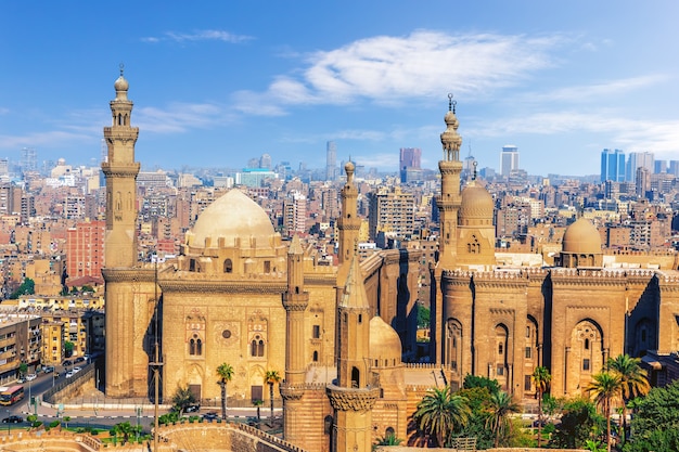 La Moschea-Madrassa del Sultano Hassan, vista dalla Cittadella del Cairo, Egitto.