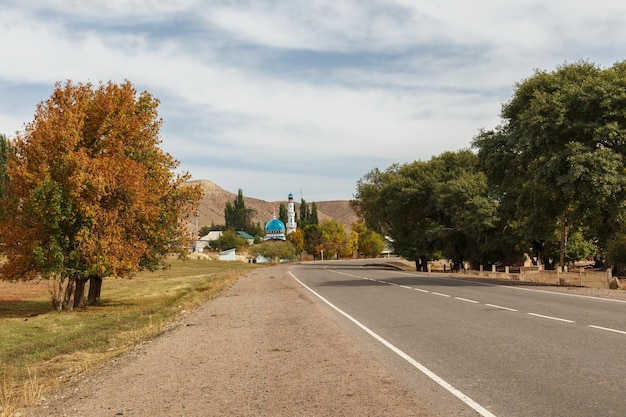 La moschea nel villaggio del Kirghizistan