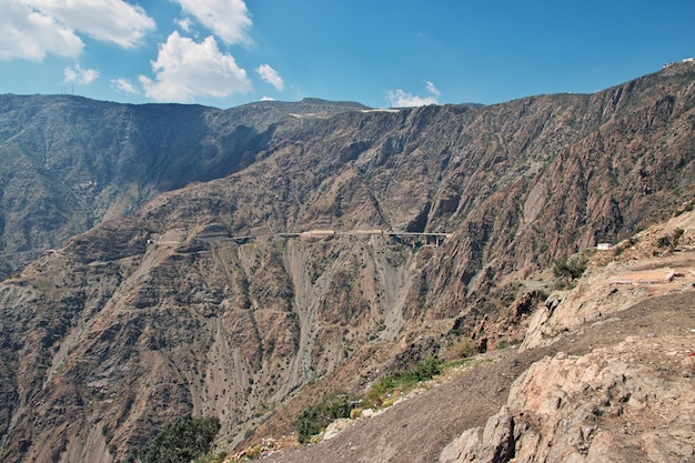 La natura delle montagne di Hejaz chiude la città di Taif nella provincia della Mecca Arabia Saudita