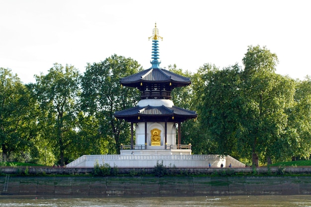 La Pagoda della Pace al parco di Battersea a Londra