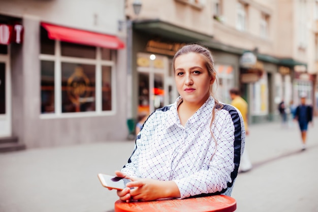 La pausa caffè nel caffè di strada