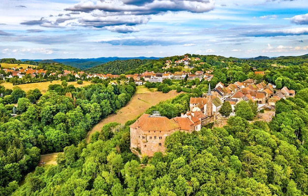 La Petite-Pierre, un borgo fortificato medievale nelle montagne dei Vosgi - Bas-Rhin, France