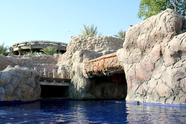 La piscina emessa in hotel nel resort in Egitto