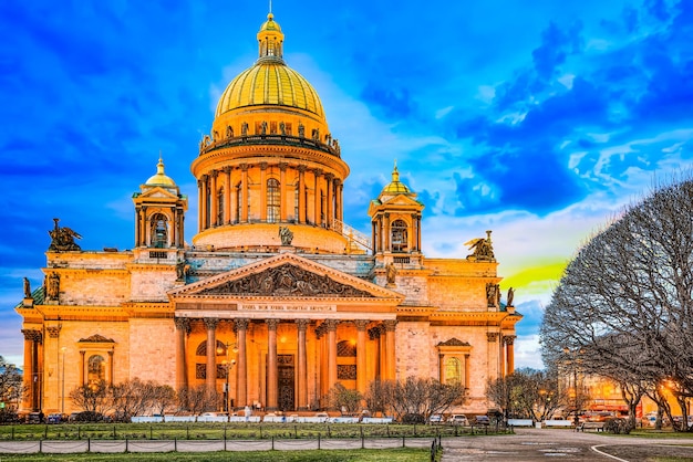 La più grande creazione architettonica della Cattedrale di Sant'Isacco San Pietroburgo Russia