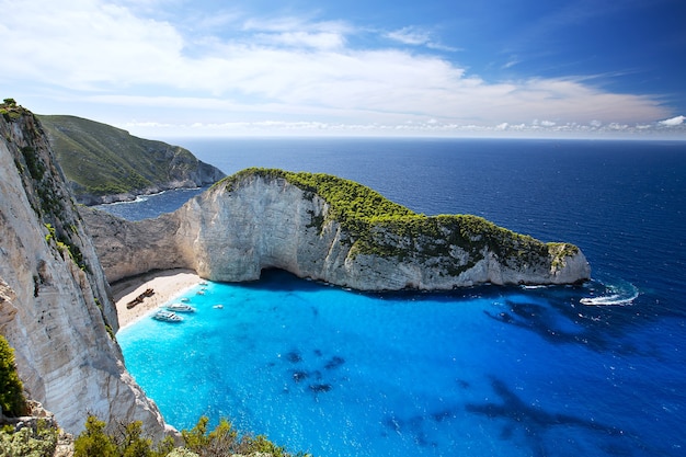 La più incredibile spiaggia di Navagio o spiaggia del naufragio. Zante, Grecia.