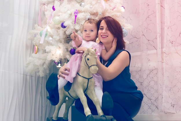 La ragazza nel cavallo di legno Natale