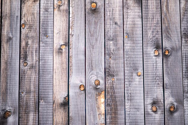 La recinzione in legno è realizzata in legno con chiodi e bulloni.