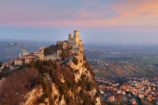 La Repubblica di San Marino all'alba