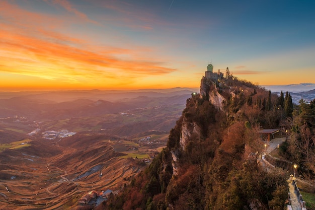 La Repubblica di San Marino all'alba