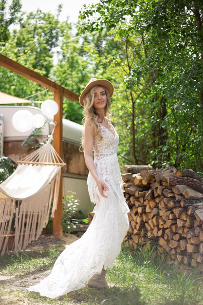 La sposa con il cappello