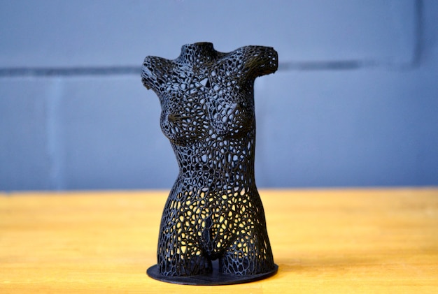 La stampante 3D tridimensionale automatica esegue la plastica.