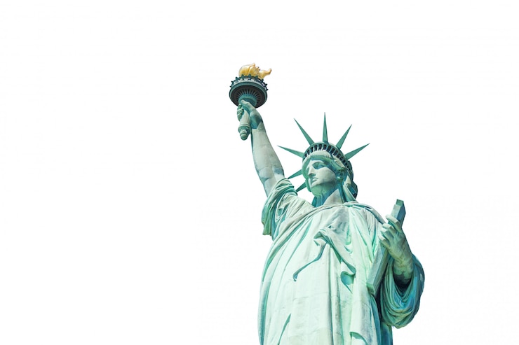 Foto la statua della libertà isolata su fondo bianco