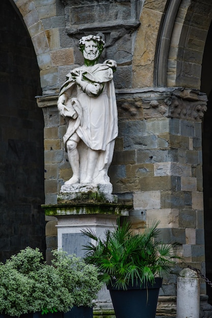 La statua di Torquato Tasso in Piazza Vecchia Bergamo