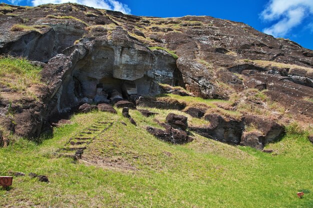 La statua Moai a Rano Raraku a Rapa Nui Isola di Pasqua del Cile