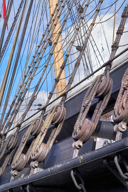 La storica barca a vela Fregatten Jylland tesoro nazionale Dettaglio della vecchia nave danese Fregatten Jylland tesoro nazionale e attrazione turistica nella città di Ebeltoft Danimarca