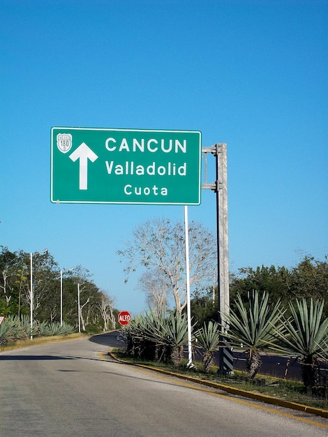 La strada per Cancun sullo Yucatan Messico