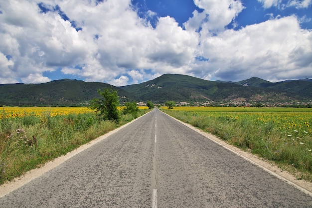 La strada per le montagne