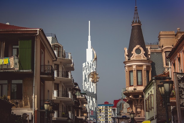 La stradina della città vecchia La città vecchia è piena di strade tranquille con hotel per famiglie Batumi Georgia