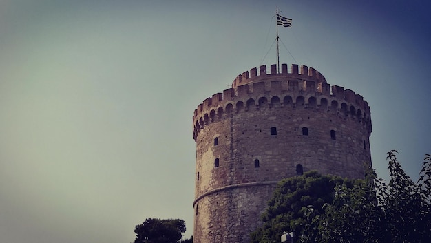 La Torre Bianca di Salonicco contro il cielo