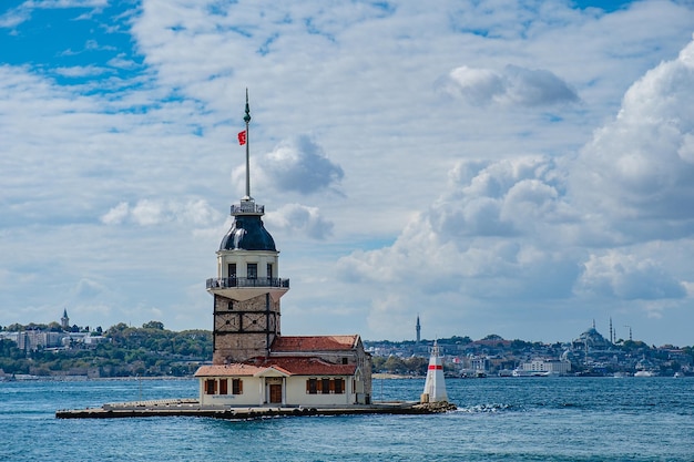 La torre della fanciulla sul Bosforo Istanbul Turchia