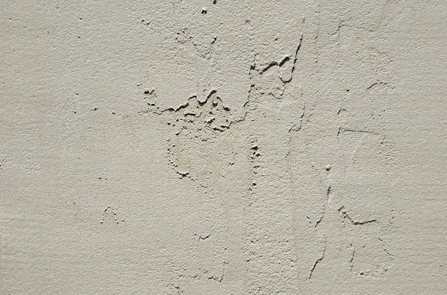La trama del muro, coperto con lastre di polistirolo espanso grigio