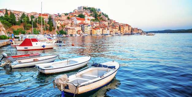 La vecchia città di Sibenik in Dalmazia, Croazia.