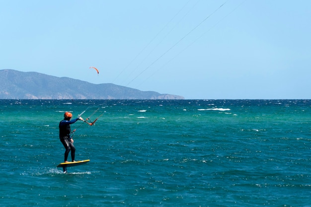 LA VENTANA, MESSICO - 16 FEBBRAIO 2020 - La Ventana in inglese la spiaggia della finestra è un super divertimento per i kite surfisti americani