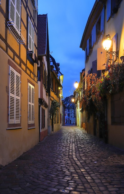 La via Colmar decorata per Natale Alsazia Francia