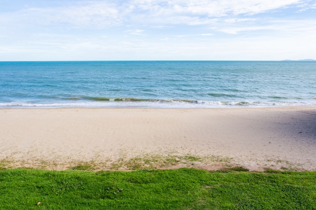 La vista della spiaggia nella provincia Tailandia di Rayong