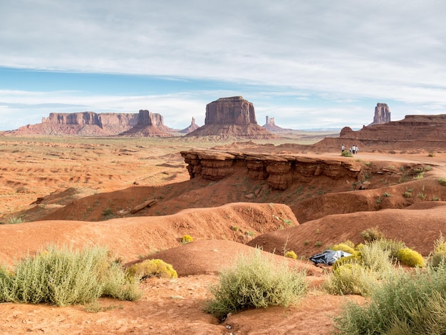 La vista di Monument Butte da una collina nel Monument Rock State Park