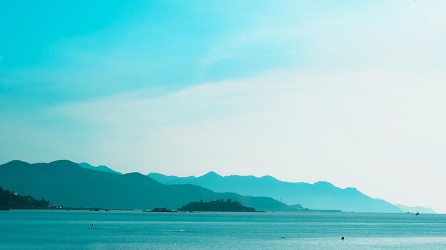 La vista panoramica del mare