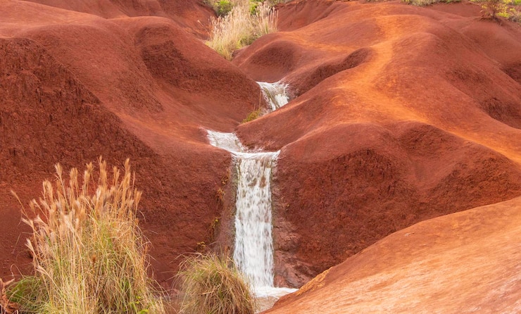 Foto la vista panoramica della cascata di terracota