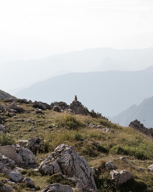 La vista panoramica delle montagne contro il cielo