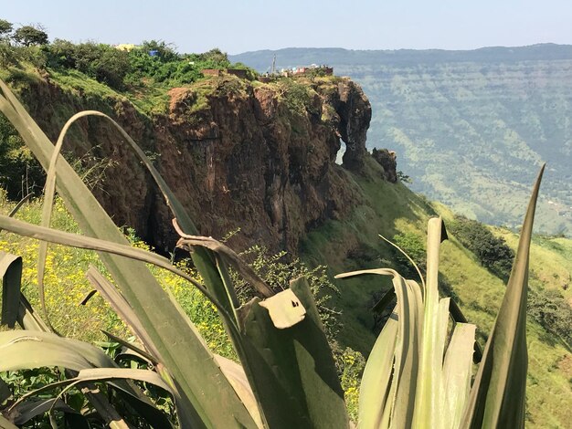 La vista panoramica delle montagne contro il cielo