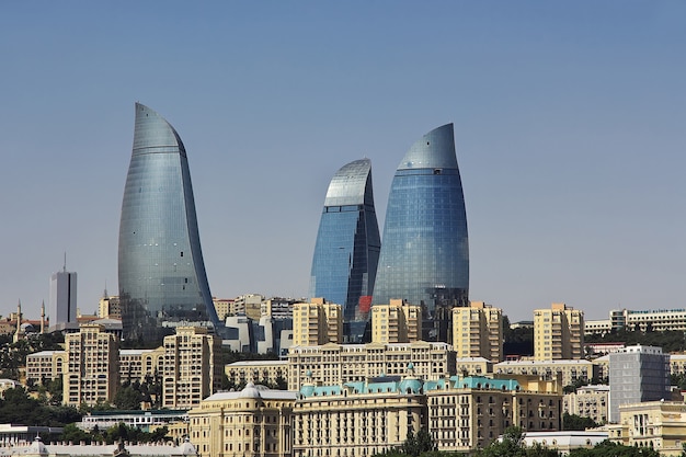 La vista sulla città di Baku dal Mar Caspio in Azerbaigian