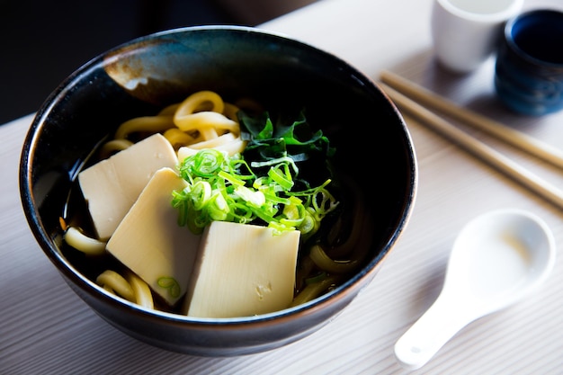 La zuppa di miso è una zuppa giapponese a base di brodo dashi e pasta di miso, da cui prende il nome.