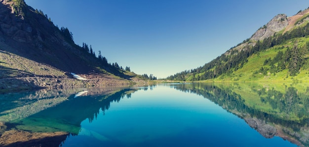 Laghi gemelli nell'area ricreativa di Mt.Baker, Washington, USA