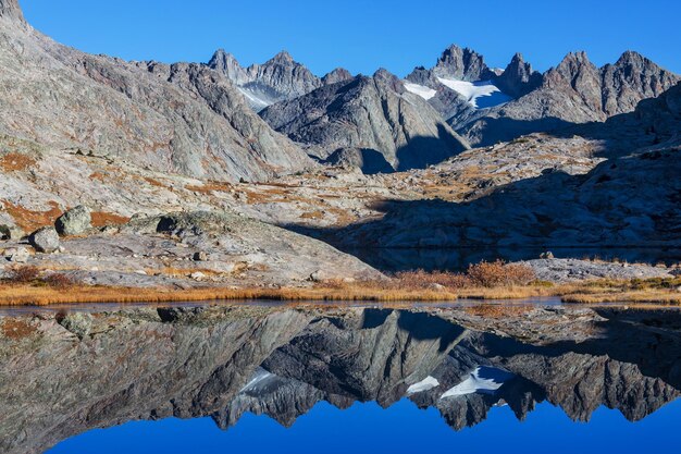 Lago d'autunno