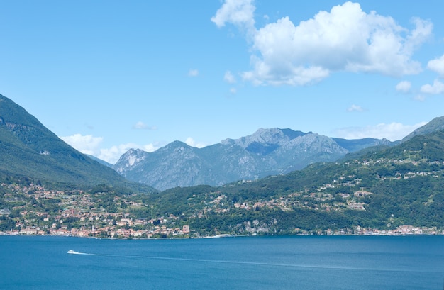 Lago di Como (Italia) estate vista dall'alto summer